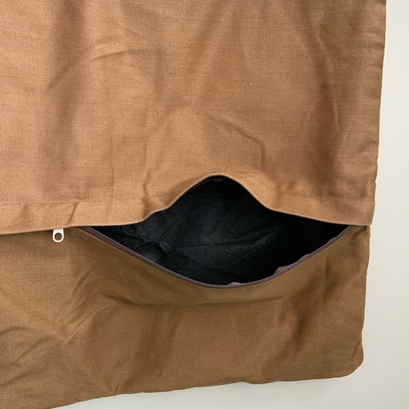 Unlabelled, black grey tan and rust throw pillow cover - Picture 3 of 11